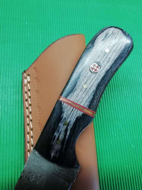 HANDMADE DAMASCUS STEEL HUNTING KNIFE !!!