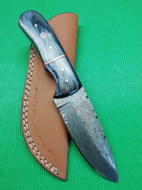 HANDMADE DAMASCUS STEEL HUNTING KNIFE !!!