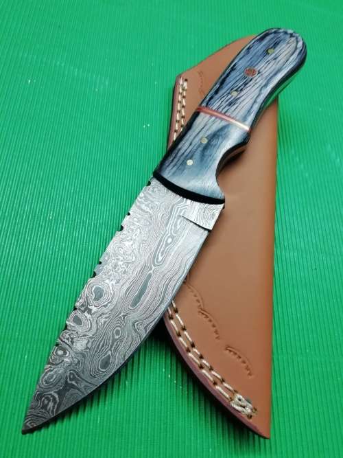 HANDMADE DAMASCUS STEEL HUNTING KNIFE !!!