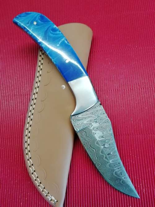 HANDMADE DAMASCUS STEEL HUNTING KNIFE !!!