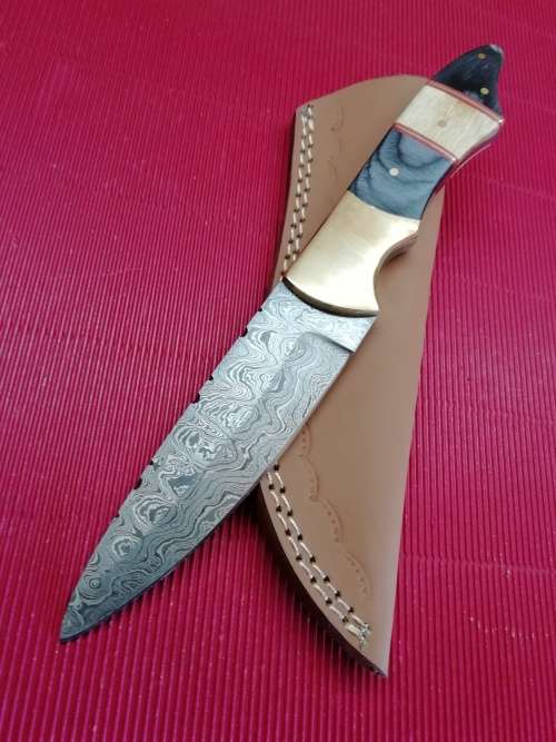 HANDMADE DAMASCUS STEEL HUNTING KNIFE !!!