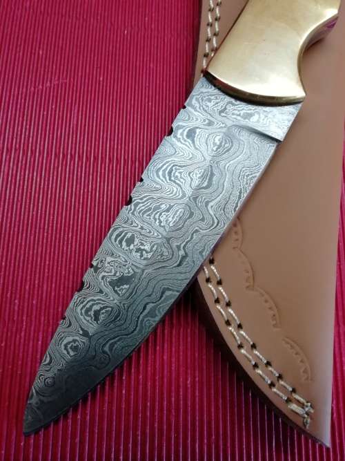 HANDMADE DAMASCUS STEEL HUNTING KNIFE !!!