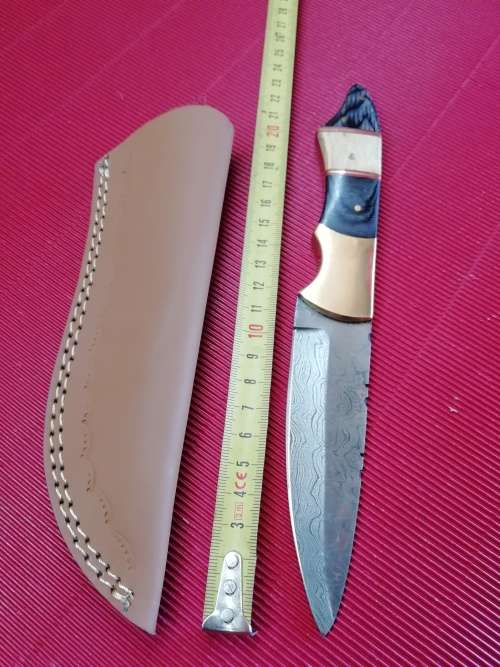 HANDMADE DAMASCUS STEEL HUNTING KNIFE !!!