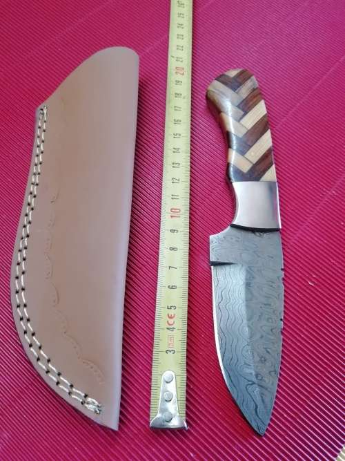 HANDMADE DAMASCUS STEEL HUNTING KNIFE !!!