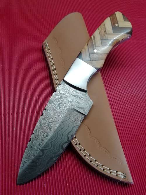 HANDMADE DAMASCUS STEEL HUNTING KNIFE !!!