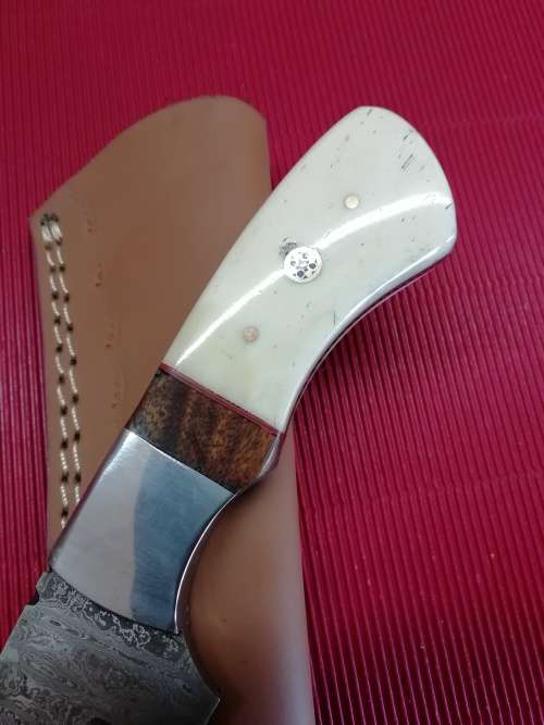 HANDMADE DAMASCUS STEEL HUNTING KNIFE !!!
