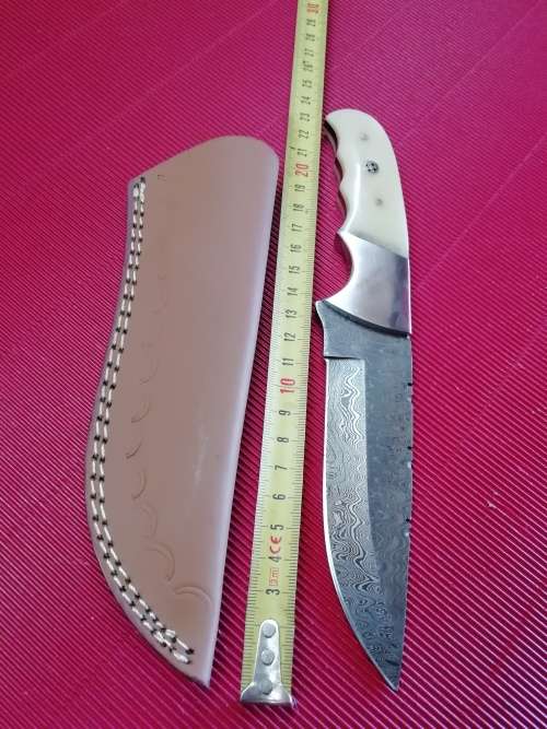 HANDMADE DAMASCUS STEEL HUNTING KNIFE !!!