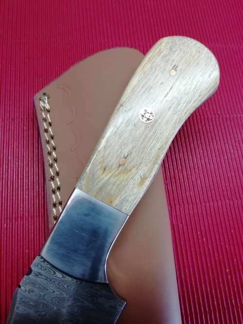 HANDMADE DAMASCUS STEEL HUNTING KNIFE !!!