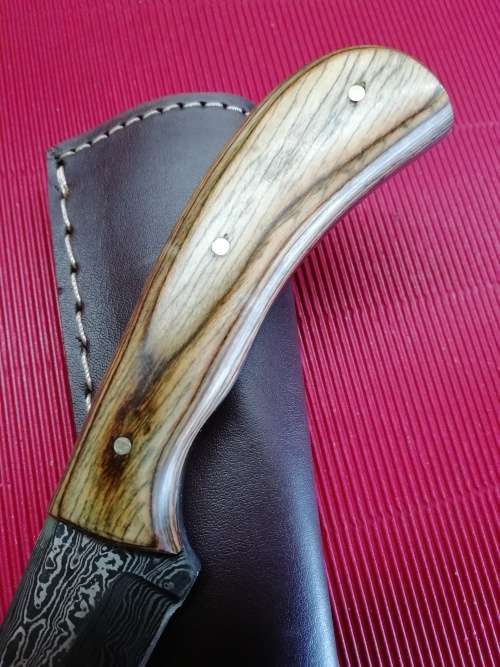 HANDMADE DAMASCUS STEEL SKINNING KNIFE !!!