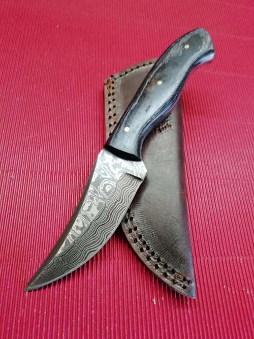 HANDMADE DAMASCUS STEEL HUNTING KNIFE !!!