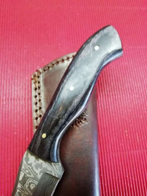 HANDMADE DAMASCUS STEEL HUNTING KNIFE !!!