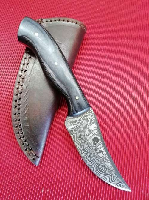 HANDMADE DAMASCUS STEEL HUNTING KNIFE !!!