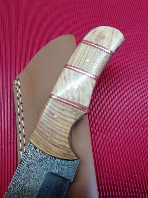 HANDMADE DAMASCUS STEEL HUNTING KNIFE !!!