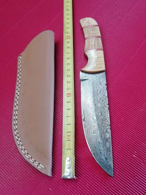 HANDMADE DAMASCUS STEEL HUNTING KNIFE !!!