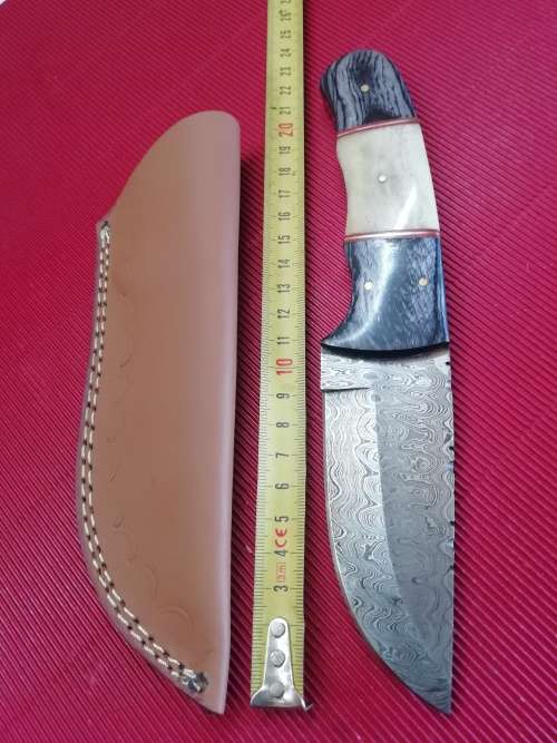 HANDMADE DAMASCUS STEEL HUNTING KNIFE !!!