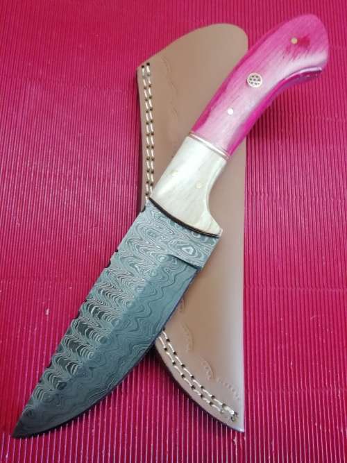 HANDMADE DAMASCUS STEEL HUNTING KNIFE !!!