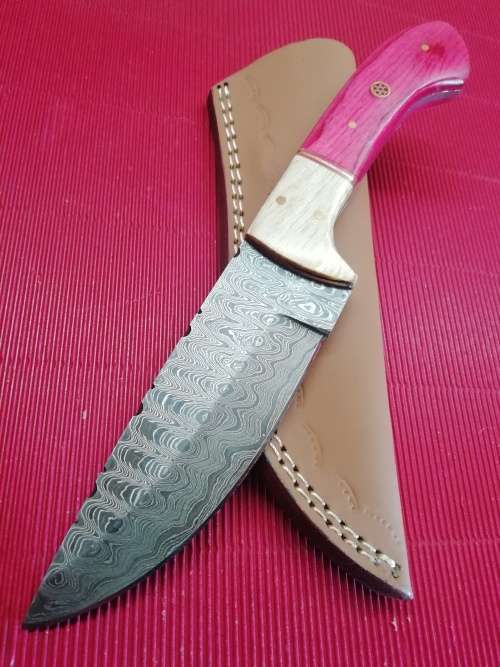 HANDMADE DAMASCUS STEEL HUNTING KNIFE !!!