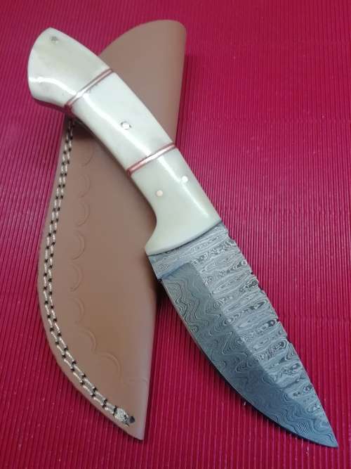 HANDMADE DAMASCUS STEEL HUNTING KNIFE !!!