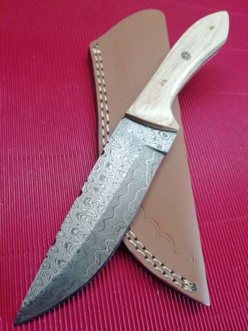 HANDMADE DAMASCUS STEEL HUNTING KNIFE !!!