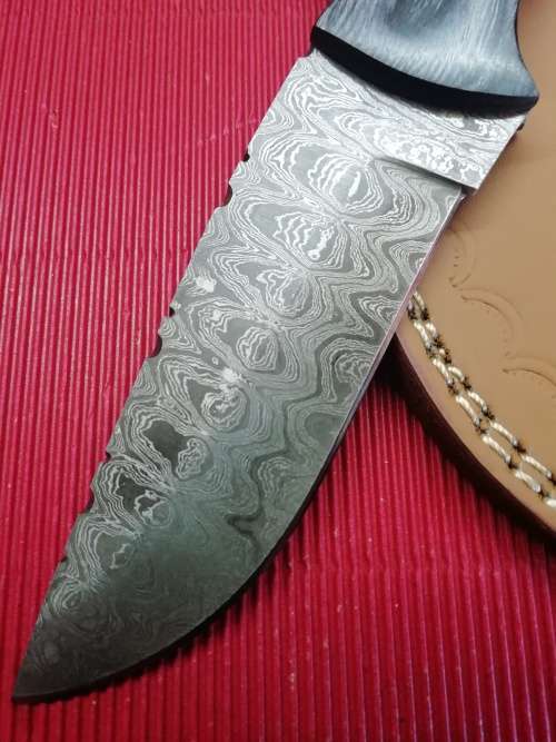 HANDMADE DAMASCUS STEEL HUNTING KNIFE !!!