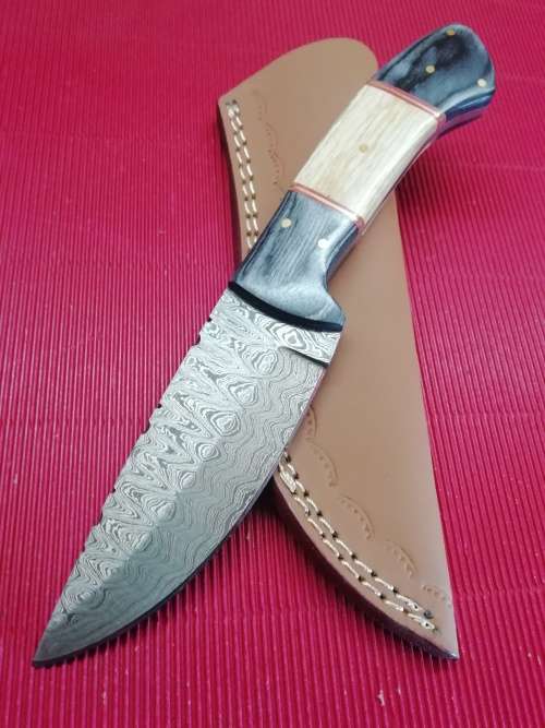 HANDMADE DAMASCUS STEEL HUNTING KNIFE !!!