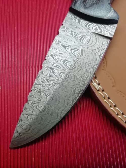HANDMADE DAMASCUS STEEL HUNTING KNIFE !!!