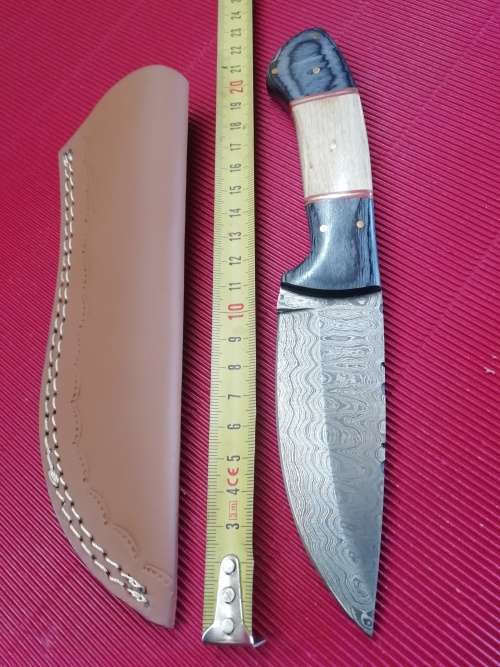 HANDMADE DAMASCUS STEEL HUNTING KNIFE !!!