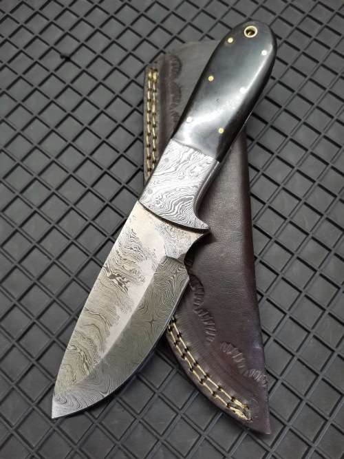 HANDMADE DAMASCUS STEEL HUNTING KNIFE !!!