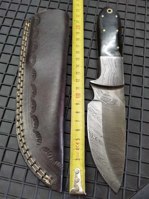 HANDMADE DAMASCUS STEEL HUNTING KNIFE !!!