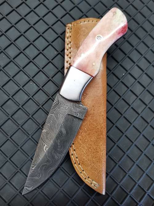 HANDMADE DAMASCUS STEEL HUNTING KNIFE !!!