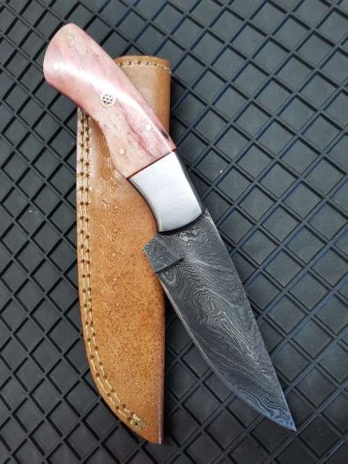 HANDMADE DAMASCUS STEEL HUNTING KNIFE !!!