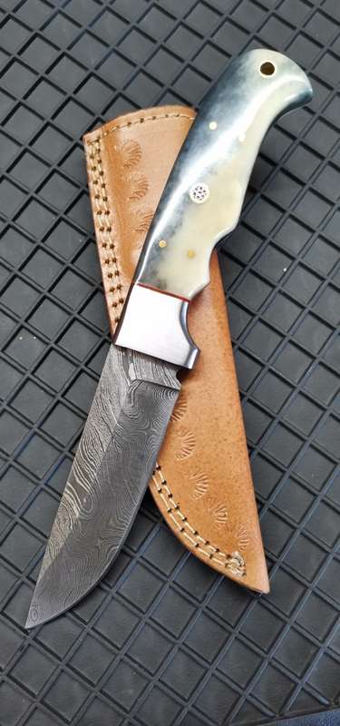 HANDMADE DAMASCUS STEEL HUNTING KNIFE !!!