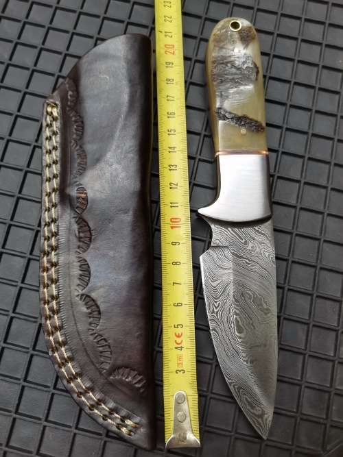 HANDMADE DAMASCUS STEEL HUNTING KNIFE !!!