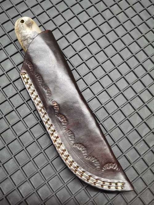 HANDMADE DAMASCUS STEEL HUNTING KNIFE !!!