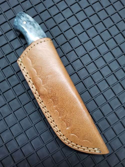 HANDMADE DAMASCUS STEEL HUNTING KNIFE !!!