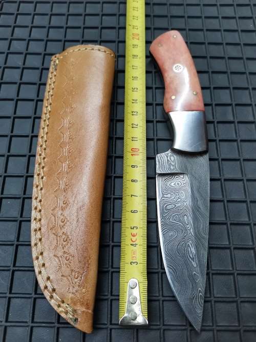 HANDMADE DAMASCUS STEEL HUNTING KNIFE !!!