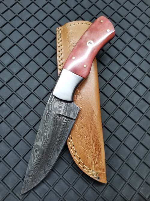 HANDMADE DAMASCUS STEEL HUNTING KNIFE !!!