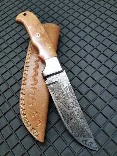 HANDMADE DAMASCUS STEEL HUNTING KNIFE !!!