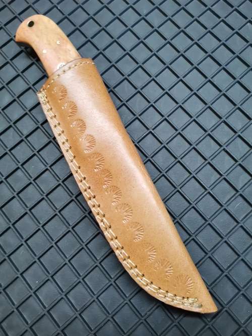 HANDMADE DAMASCUS STEEL HUNTING KNIFE !!!