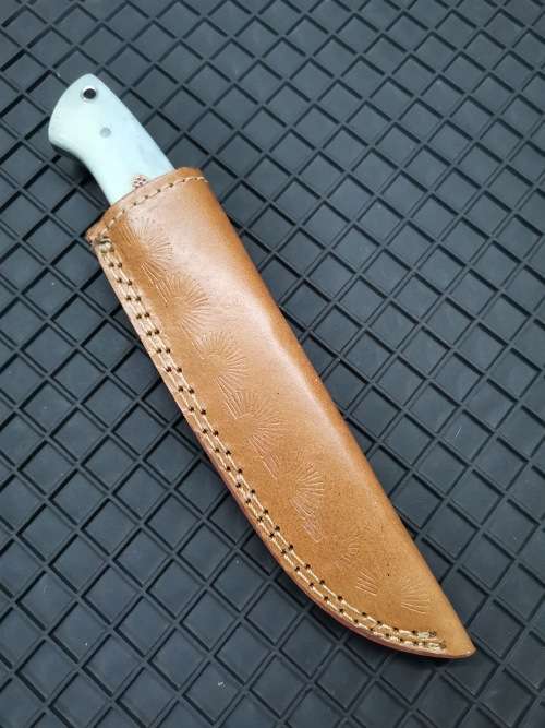 HANDMADE DAMASCUS STEEL HUNTING KNIFE !!!