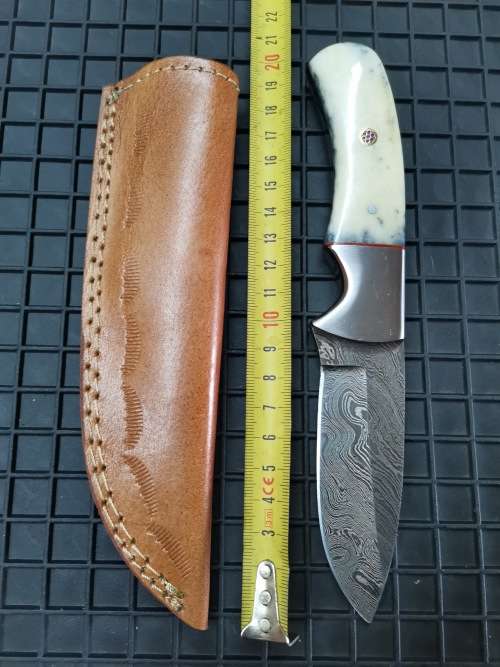 HANDMADE DAMASCUS STEEL HUNTING KNIFE !!!