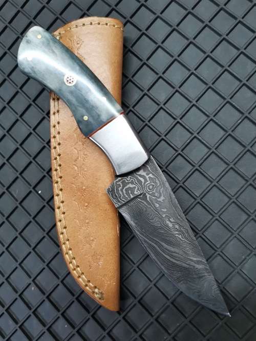 HANDMADE DAMASCUS STEEL HUNTING KNIFE !!!