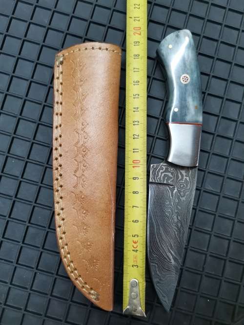 HANDMADE DAMASCUS STEEL HUNTING KNIFE !!!