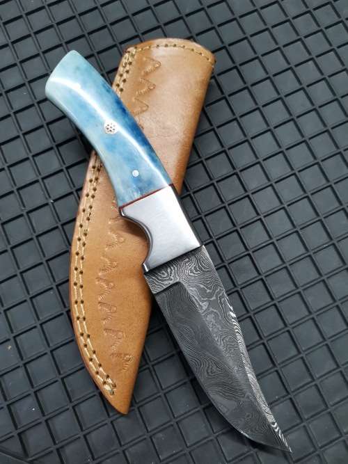 HANDMADE DAMASCUS STEEL HUNTING KNIFE !!!
