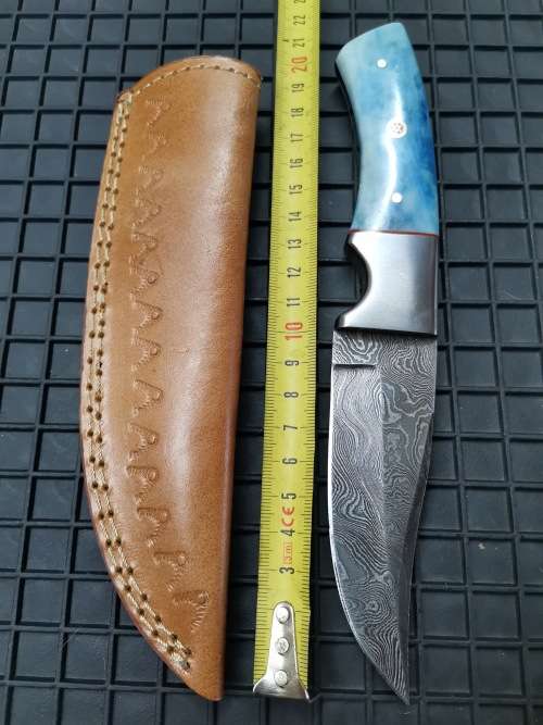 HANDMADE DAMASCUS STEEL HUNTING KNIFE !!!
