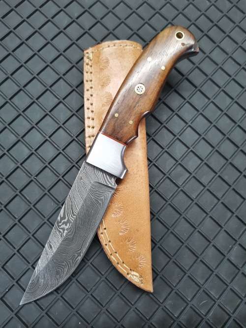 HANDMADE DAMASCUS STEEL HUNTING KNIFE-PLEASE READ DESCRIPTION AND CHECK ALL PHOTOS