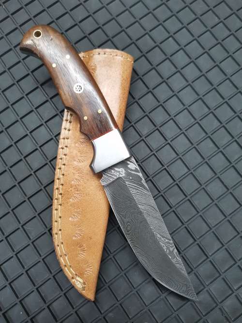 HANDMADE DAMASCUS STEEL HUNTING KNIFE-PLEASE READ DESCRIPTION AND CHECK ALL PHOTOS