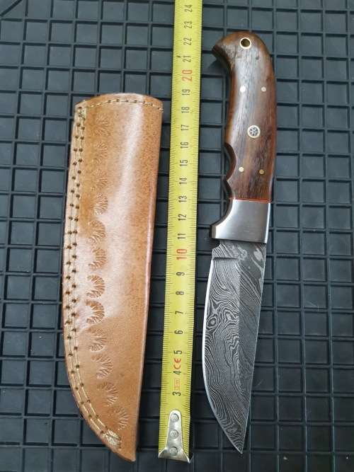 HANDMADE DAMASCUS STEEL HUNTING KNIFE-PLEASE READ DESCRIPTION AND CHECK ALL PHOTOS