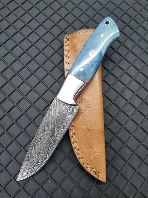 HANDMADE DAMASCUS STEEL HUNTING KNIFE !!!