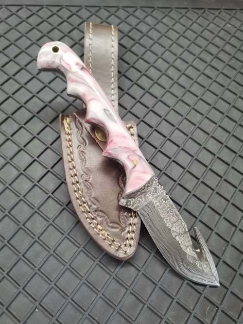 HANDMADE DAMASCUS STEEL HUNTING KNIFE !!!